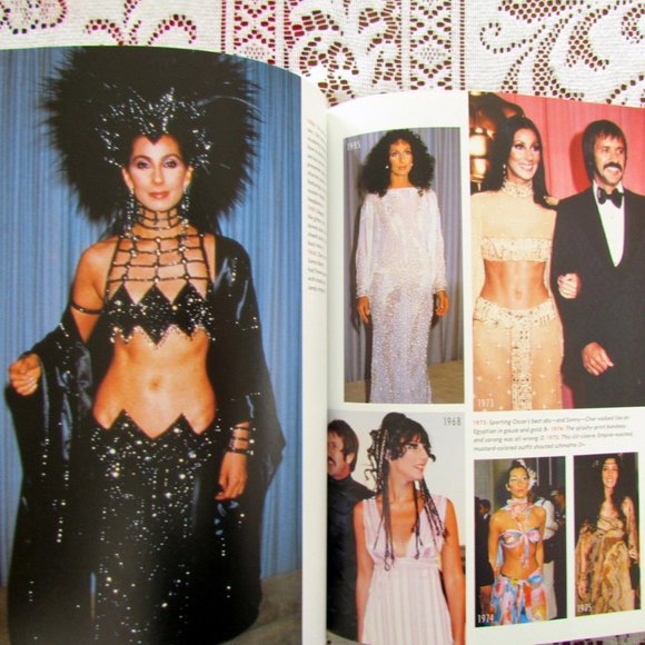 AUDREY HEPBURN - OSCAR STYLE - PEOPLE MAGAZINE - 75 YEARS OF HOLLYWOOD GLITTER - Picture 5 of 11